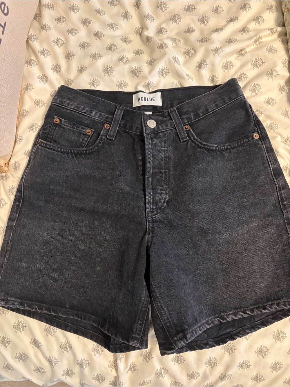AGOLDE BUTTON FRONT BLACK SHORTS- size 25